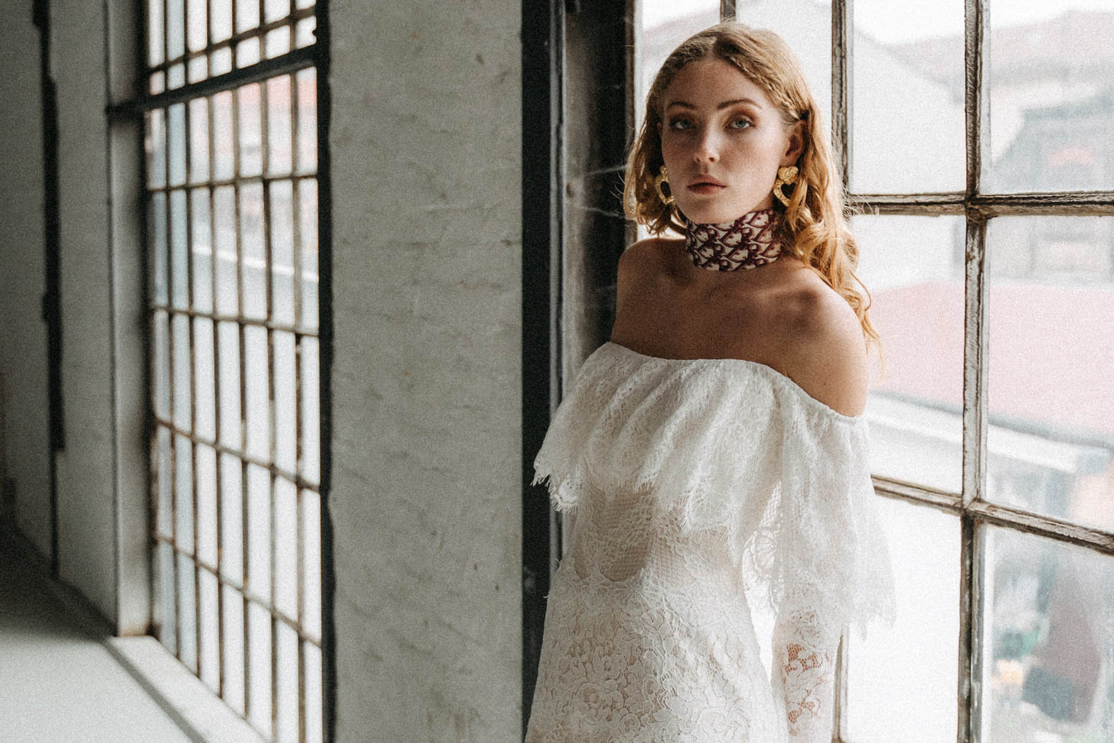 Boho Brautkleid aus Spitze ohne Träger