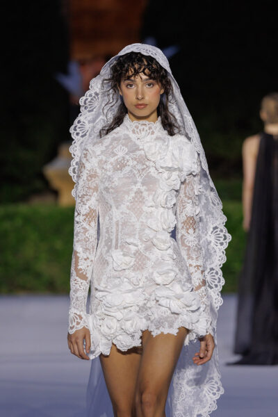 Brautmodentrends 2027: Diese Looks von Eva Lendel und WONÁ prägen jetzt schon die neue Saison