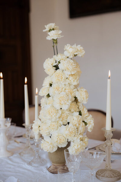 Hochzeitsinspiration: Butter Yellow trifft auf Vintage