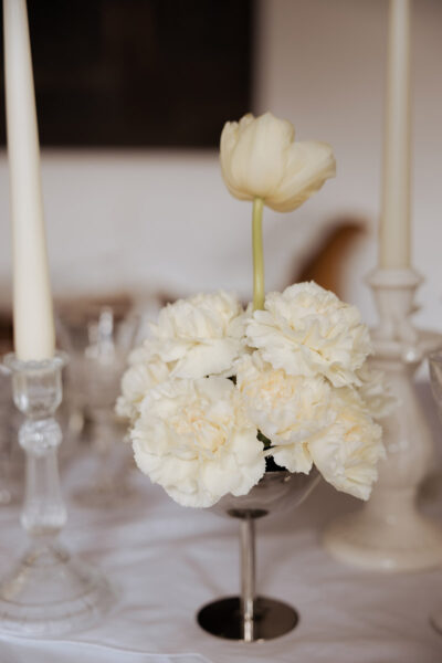 Hochzeitsinspiration: Butter Yellow trifft auf Vintage